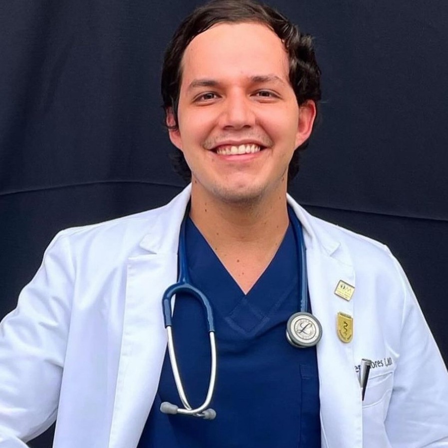 Dr. Javier Flores Ledesma